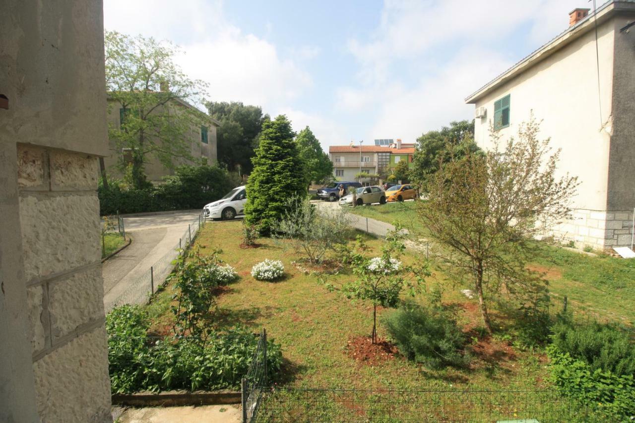 Apartment Persich Pula Luaran gambar